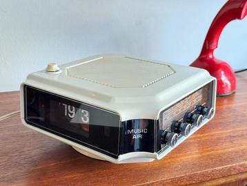 Vintage Music Air Radio - flip wekker Retro Design beschikbaar voor biedingen