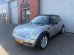 Mini 1.6 16V Cooper 2004 Grijs Airco/Apk tot 23-08-2026!, Auto's, Mini, Voorwielaandrijving, Zwart, 4 cilinders, 4 stoelen