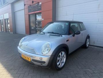 Mini 1.6 16V Cooper 2004 Grijs Airco/Apk tot 23-08-2026! beschikbaar voor biedingen