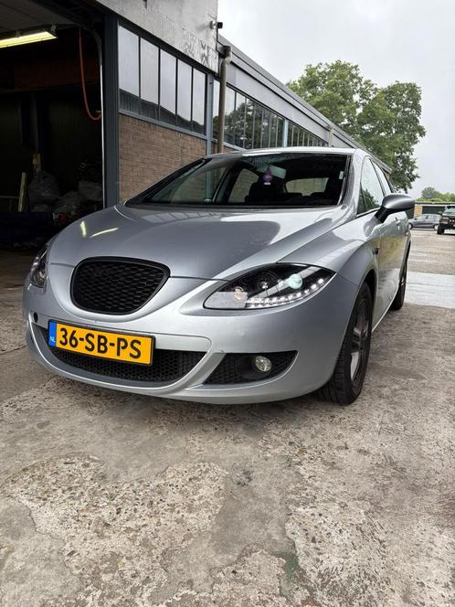 Seat Leon 1.6 75KW 2005 Grijs, Auto's, Seat, Particulier, Leon, Airconditioning, Apple Carplay, Bluetooth, Centrale vergrendeling