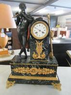 Oer 10080 ANTIEKE marmeren en bronzen pendule "Fluitspeler", Antiek en Kunst, Antiek | Klokken, Ophalen