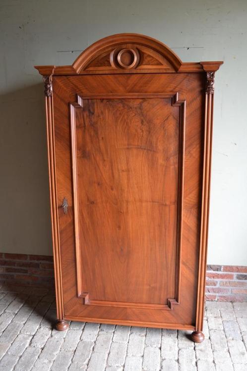 Prachtige antieke noten houten Art Deco eendeurs kast, Antiek en Kunst, Antiek | Meubels | Kasten, Verzenden