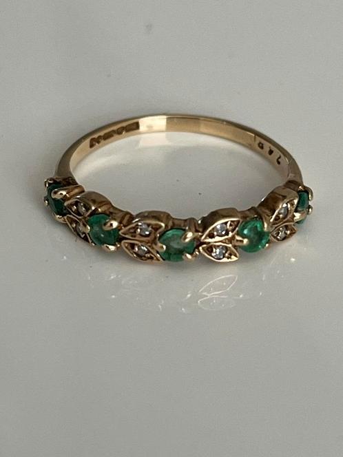Prachtige 9 krt gouden ring met 5 smaragden & 4 x 2 diamant, Sieraden, Tassen en Uiterlijk, Ringen, Zo goed als nieuw, Dame, Kleiner dan 17