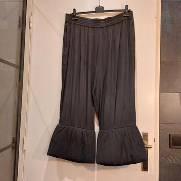 Broek van het merk Hebbeding. Maat 3 (48/50) beschikbaar voor biedingen