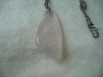 Vintage rozenkwarts hanger aan zilverkleurige ketting, Ophalen, Overige materialen, Hanger, Met edelsteen