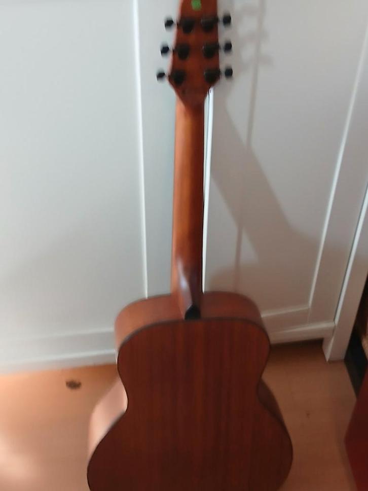 Harley Benton Akoestische Gitaar – €80 + gratis Ukelele, Muziek en Instrumenten, Snaarinstrumenten | Gitaren | Bas, Zo goed als nieuw