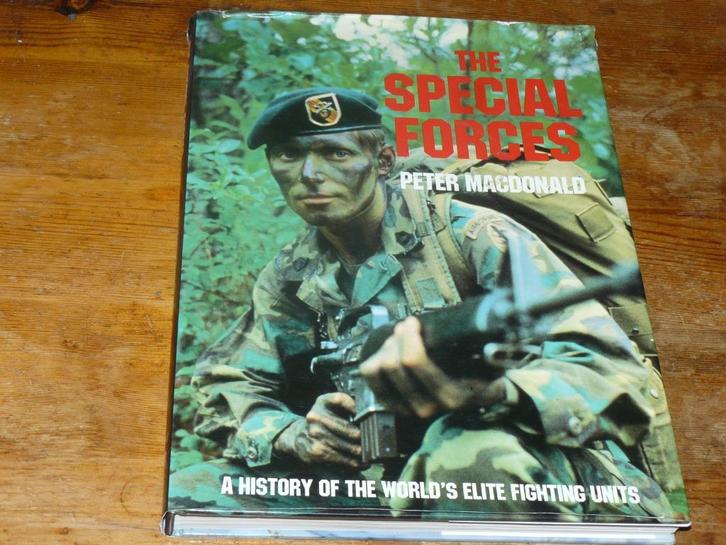 The special forces :  The world's elite fighting units, Verzamelen, Militaria | Algemeen, Landmacht, Boek of Tijdschrift, Overige gebieden