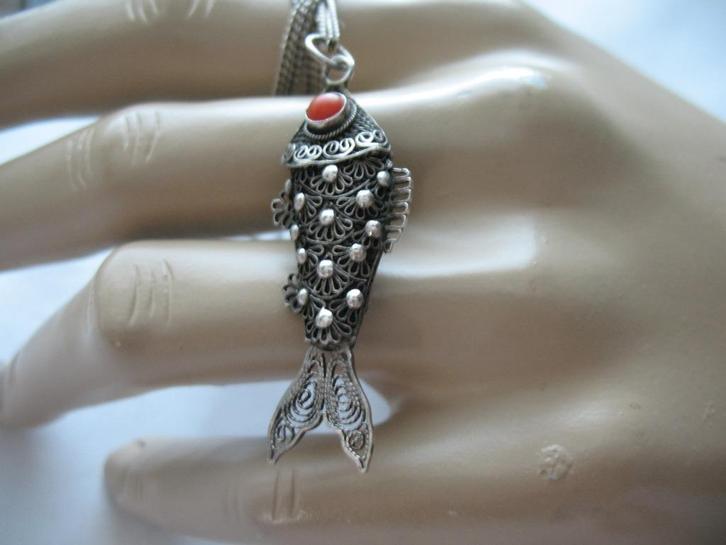 Zilveren Filigrain Hanger met Bloedkoralen oogjes Vintage, Sieraden, Tassen en Uiterlijk, Antieke sieraden, Hanger, Zilver, Ophalen