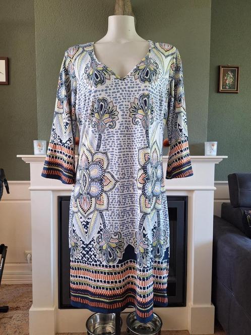 K-Design K design blauwe crème oranje jurk L gratis verz, Kleding | Dames, Jurken, Zo goed als nieuw, Maat 42/44 (L), Blauw, Knielengte