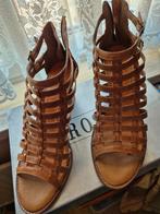 dames schoenen, Bruin, Ophalen of Verzenden, Zo goed als nieuw, Schoenen met hoge hakken