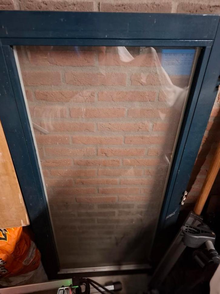 Te koop hardhouten ramen., Doe-het-zelf en Verbouw, Kozijnen en Schuifpuien, Gebruikt, Raamkozijn, Hout, 75 tot 150 cm, Ophalen