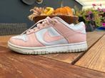 Nike Dunk Low Pale Coral - Maat 38, Kleding | Dames, Schoenen, Nike, Ophalen of Verzenden, Roze, Sneakers of Gympen