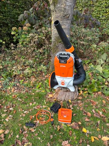 Stihl BGA 300 accu bladblazer met AR 3000 L accu TOPSTAAT!! beschikbaar voor biedingen