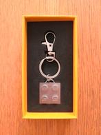 Lego 90 years of play metalen sleutelhanger Nieuw, Ophalen of Verzenden, Nieuw, Lego