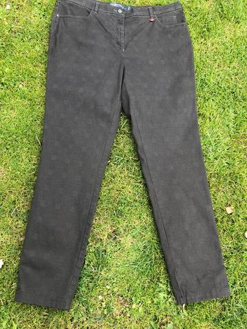 Toni invisible broek maat 46 beschikbaar voor biedingen