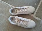 Witte sneakers, Wit, Ophalen of Verzenden, Osaga, Sneakers of Gympen