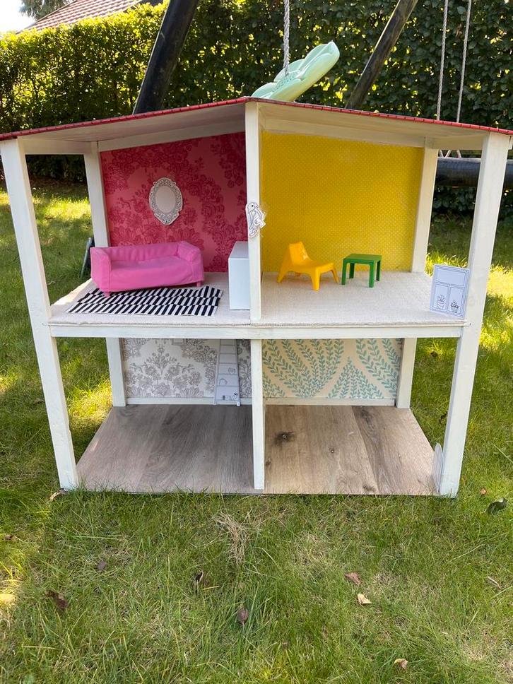 Poppenhuis voor Barbie's e.a., Kinderen en Baby's, Speelgoed | Poppenhuizen, Gebruikt, Poppenhuis, Ophalen