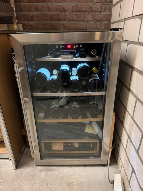 Wijnkoelkast / Wine fridge, Witgoed en Apparatuur, Koelkasten en IJskasten, Zo goed als nieuw, Zonder vriesvak, Minder dan 85 cm