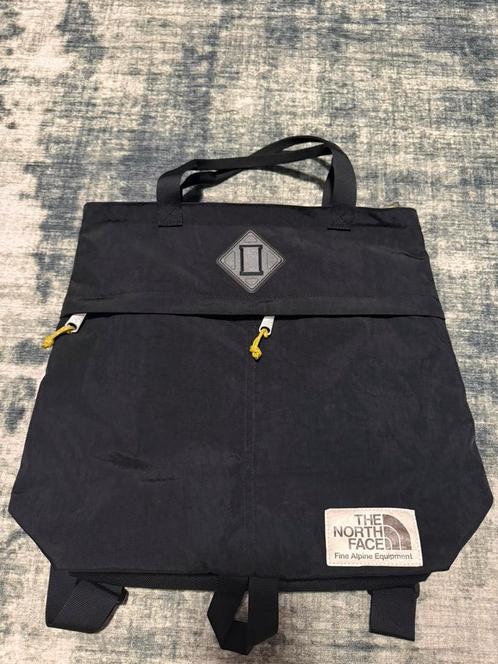 The North Face Berkeley Tote Bag 13L Zwart, Sieraden, Tassen en Uiterlijk, Tassen | Schooltassen, Zo goed als nieuw, Rugtas, 30 tot 40 cm