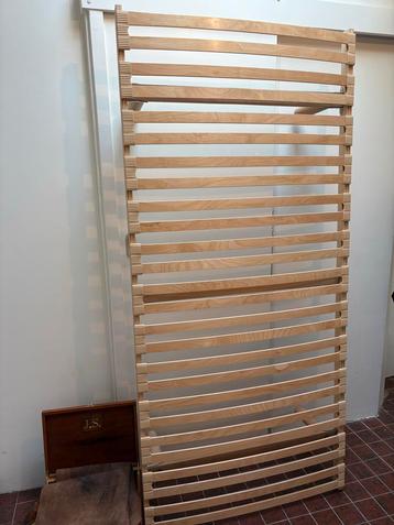 Bedframe 90x200 - Zo goed als nieuw! beschikbaar voor biedingen