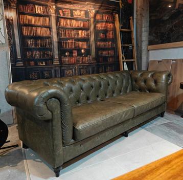 XL Olijfgroene Chesterfield Bank 4-zits beschikbaar voor biedingen