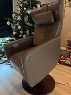 Sta Op stoel Prominent Sorisso bruin leer, Huis en Inrichting, Fauteuils, Ophalen, Minder dan 75 cm, Leer, Zo goed als nieuw