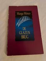 Marga Minco De glazen brug paperback, Boeken, Oorlog en Militair, Gelezen, Ophalen of Verzenden