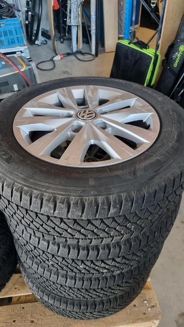 Vw transporter T6 winterbanden met velgen beschikbaar voor biedingen
