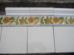 30 stuks antieke wandtegels met bloem en grijsblauwe bies, Ophalen