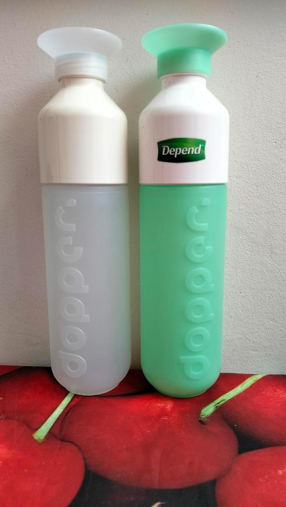 2 Doppers met en zonder logo, Sport en Fitness, Bidons, Ophalen of Verzenden