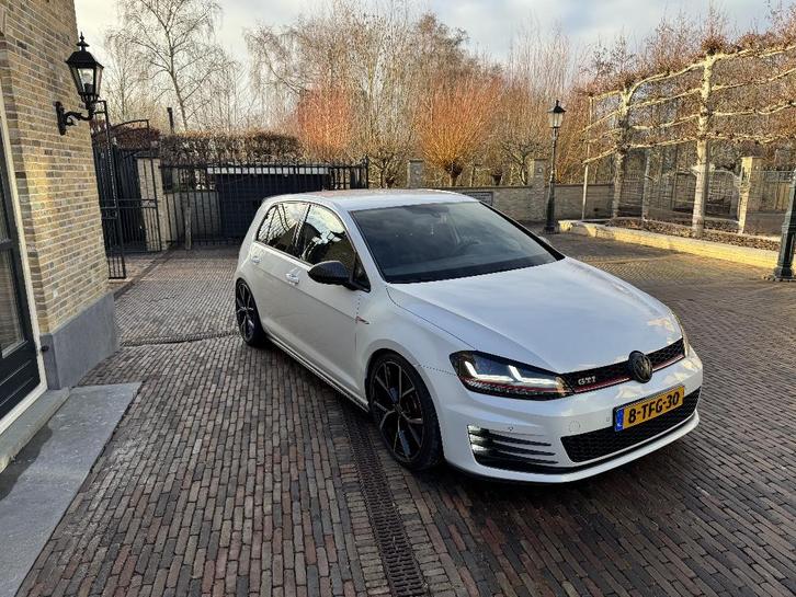 Volkswagen Golf 2.0 TSI 162KW 5D DSG 2014 Wit, Auto's, Volkswagen, Particulier, Golf, ABS, Airbags, Airconditioning, Alarm, Bluetooth