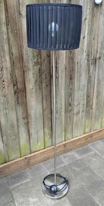 Vloerlamp incl schakelaar 150cm hoog beschikbaar voor biedingen