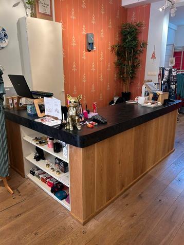 Mooie Houten Balie te koop beschikbaar voor biedingen