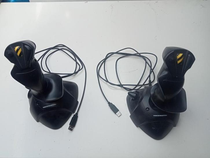 Thrustmaster Joysticks (2 stuks) - Gebruikt, Computers en Software, Joysticks, Gebruikt, Ophalen of Verzenden