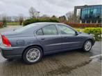 Volvo S60 2.4 140PK AUT 2007 Grijs, Auto's, Automaat, Achterwielaandrijving, 74 €/maand, Zwart