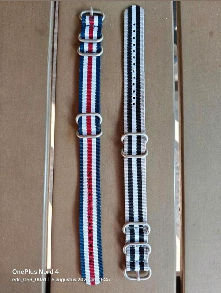 2 ZULU 20mm horlogebanden., Verzamelen, Overige Verzamelen, Nieuw, Ophalen of Verzenden