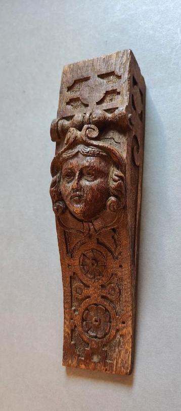 Antiek houten ornament, console. 19 de eeuw. Vrouw of man  beschikbaar voor biedingen