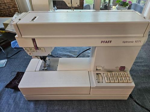 Pfaff Tiptronic 1071, Hobby en Vrije tijd, Naaimachines en Toebehoren, Gebruikt, Naaimachine, Pfaff, Ophalen of Verzenden