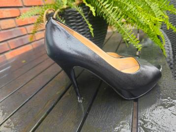 Guess Pumps Zwart Leer Maat 37 beschikbaar voor biedingen