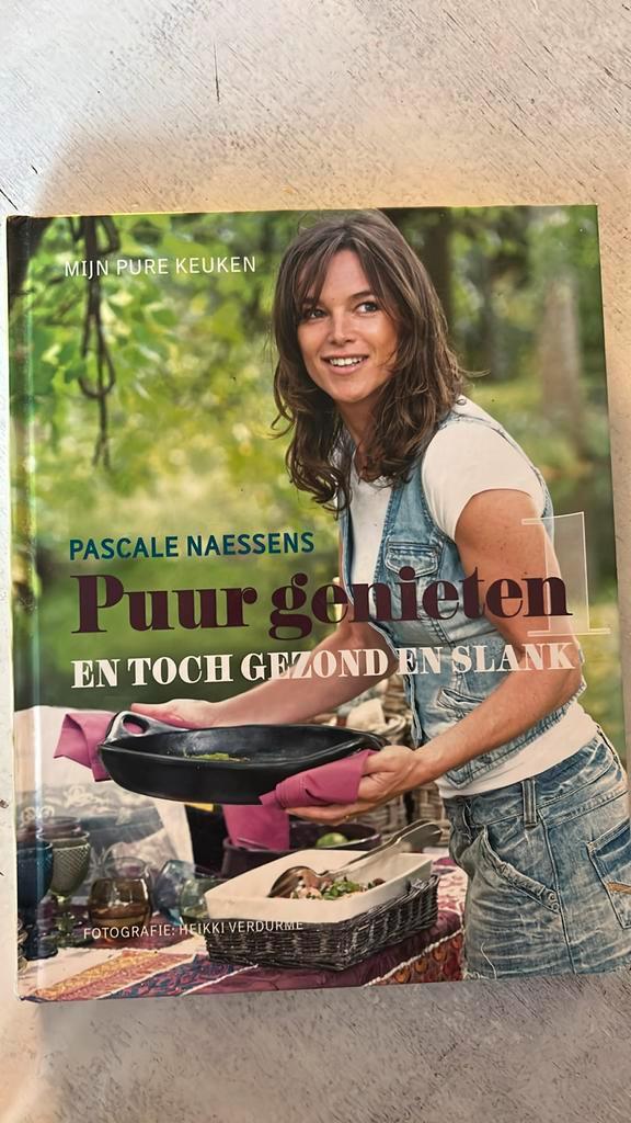 Pascale Naessens - Puur genieten en toch gezond en slank, Boeken, Kookboeken, Zo goed als nieuw, Ophalen of Verzenden