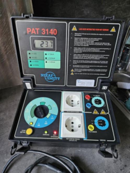 Werkende zeer nette Nieaf Smitt safetypat 3140 Apparaat Test, Doe-het-zelf en Verbouw, Meetapparatuur, Zo goed als nieuw, Overige meters