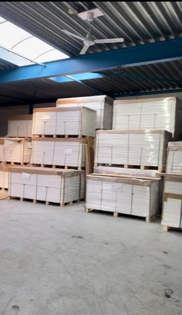 Floor2Day 20.000m2 eiken vloeren voorraad Zat en Zon open beschikbaar voor biedingen