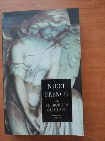 Nicci French - De verborgen glimlach beschikbaar voor biedingen