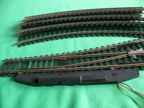Diverse Roco  gebogen  rail + 1 linkse elek. wissel,, Hobby en Vrije tijd, Modeltreinen | H0, Nieuw, Rails, Gelijkstroom, Roco