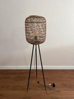 Mooie Staande Lamp met Houten Kap, Huis en Inrichting, Lampen | Vloerlampen, Ophalen, Zo goed als nieuw, Hout, 100 tot 150 cm