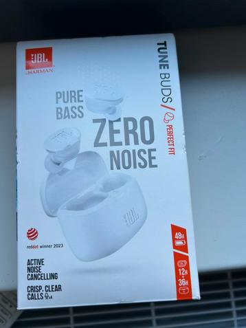 JBL Tune Buds beschikbaar voor biedingen