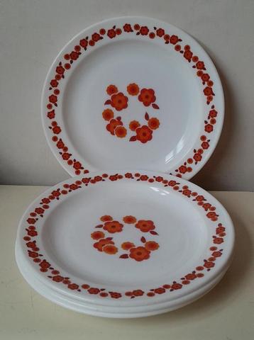 4 Vintage Arcopal Lotus ontbijt borden beschikbaar voor biedingen