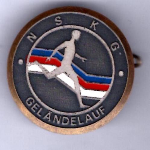 N.S.K.G, Gelandelauf koper broche ( V_269 ), Verzamelen, Speldjes, Pins en Buttons, Nieuw, Speldje of Pin, Transport, Verzenden
