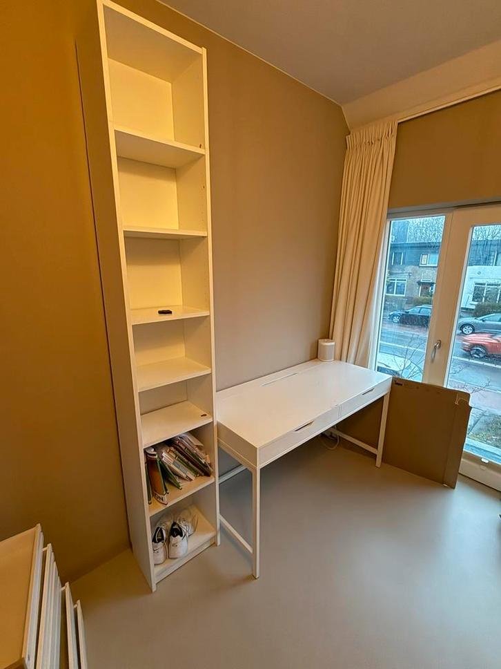 Ikea bureau en billy boekenkast, Huis en Inrichting, Bureaus, Gebruikt, Ophalen of Verzenden