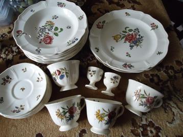 WEDGWOOD servies beschikbaar voor biedingen